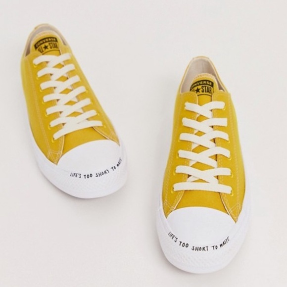 chuck taylor all star renew low top